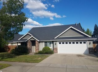 153 SE Yorktown Rd, Grants Pass, OR 97527