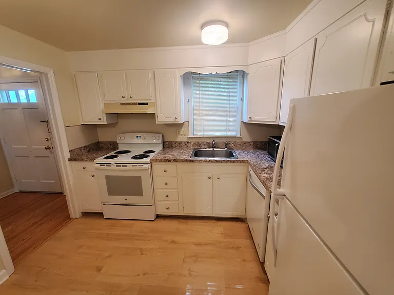 101 Locust St #B — Photo 13