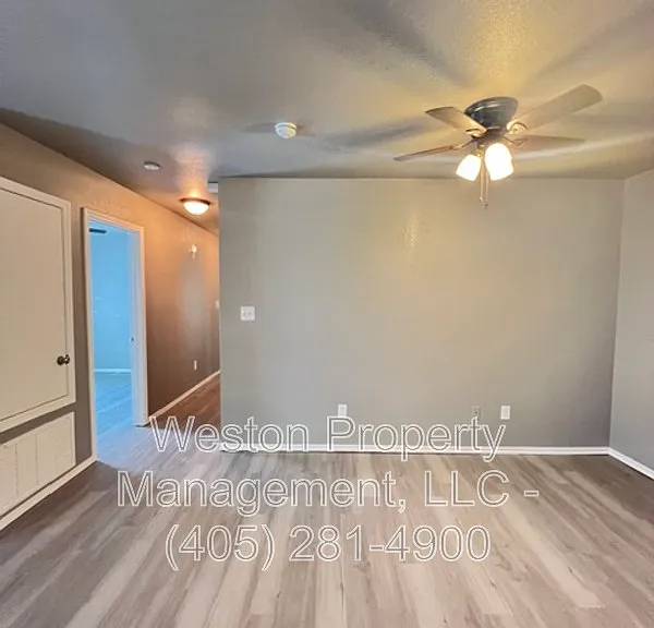 416 E Washington St — Photo 17