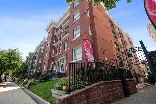 R Street Apartments — Photo 1