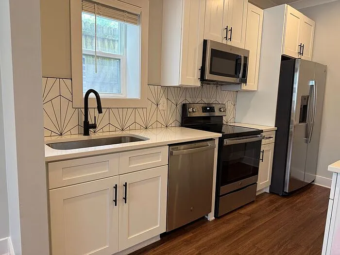 805-B Bradford Ave #102 — Photo 2