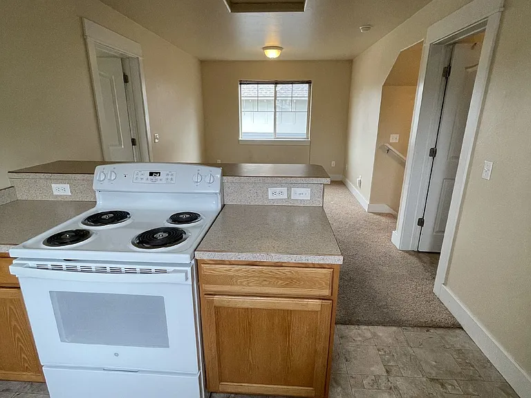 1 bed, 1.0 bath, 640 sqft, $1,600 — Photo 4