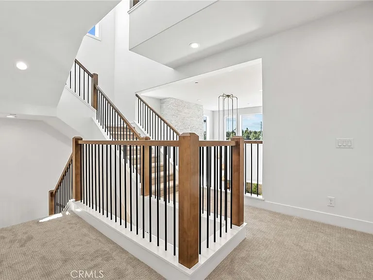191 Hollyleaf — Photo 22