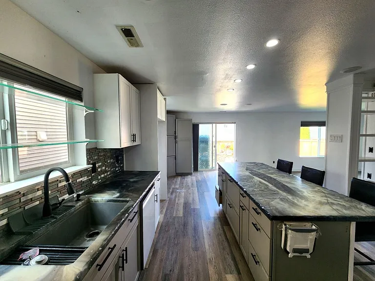 2189 SW Grebe Way — Photo 6
