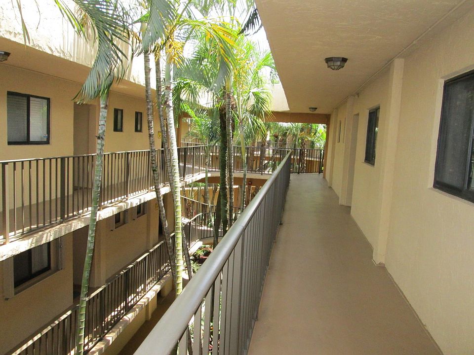 1st image of 8065 SW 107th Ave APT 305