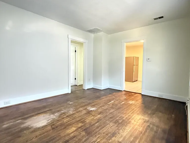 1111 Dresden Ave — Photo 3