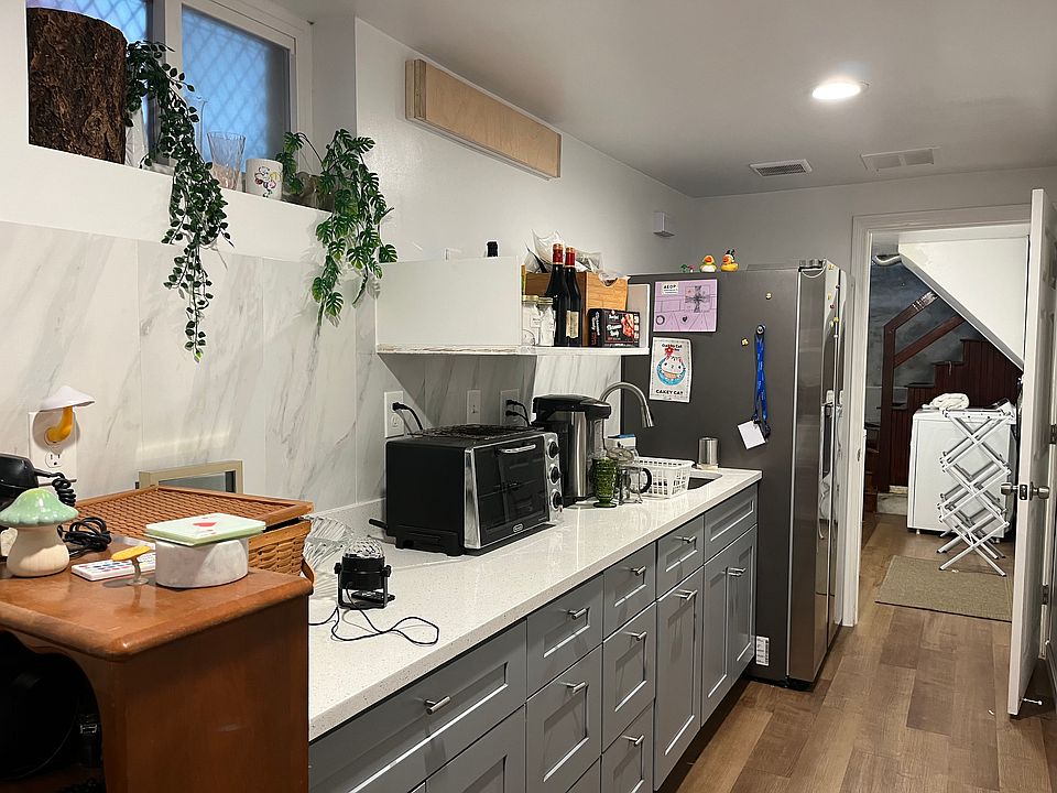 additional simple kitchen