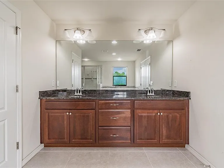 11027 Tahiti Isle Ln — Photo 55