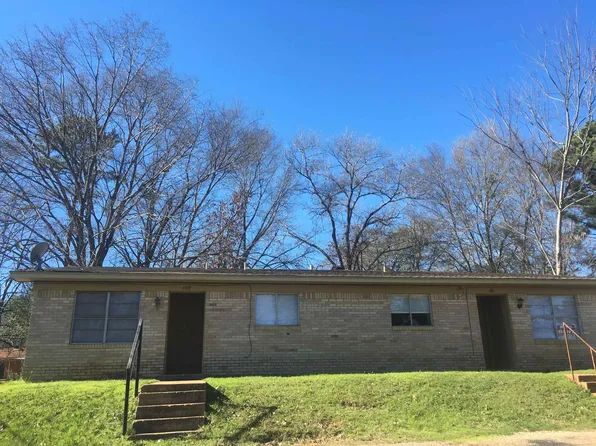 409 Rockwood Ln, Longview, TX 75604