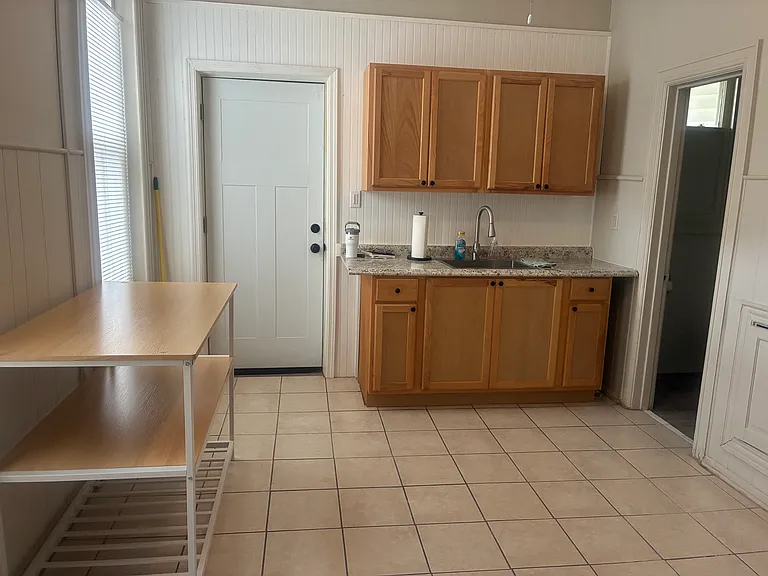 510 N 6th St #1 — Photo 13