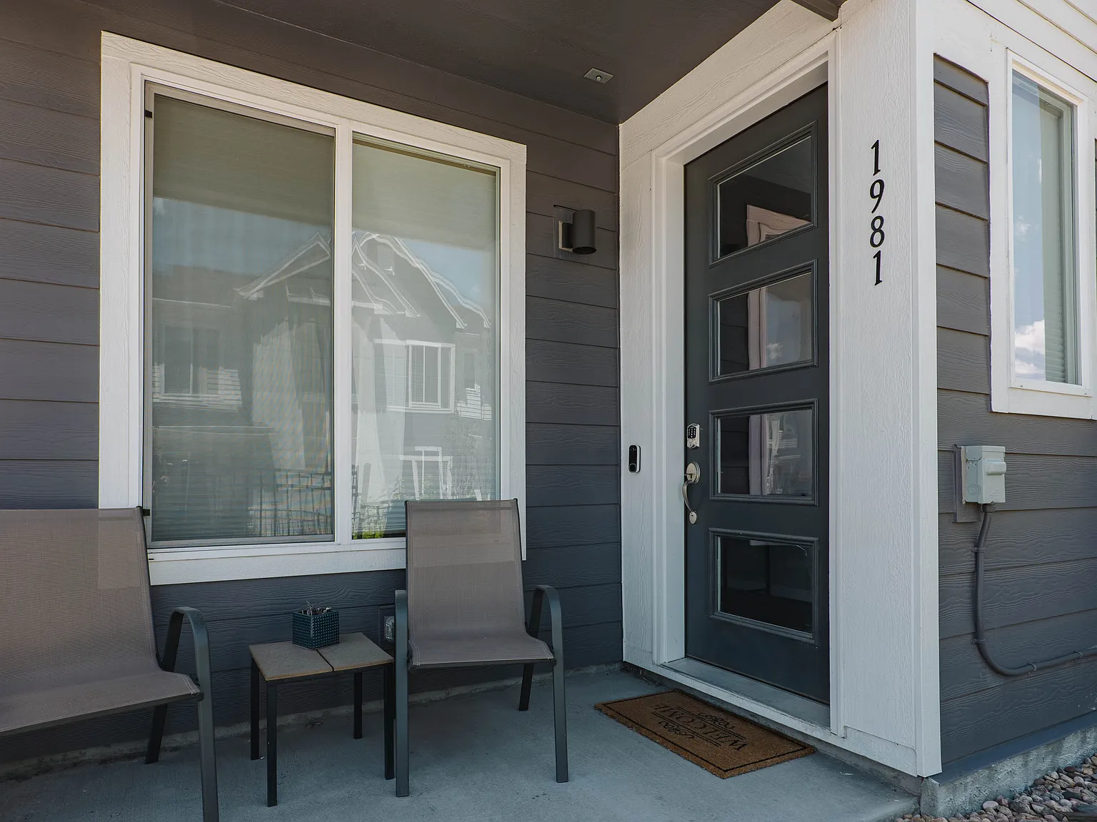 3 bed, 1374 sqft, $2,900 — Photo 3