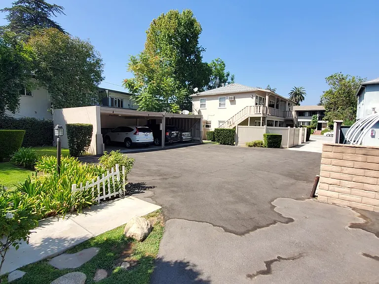 242 E California Blvd #D — Photo 16