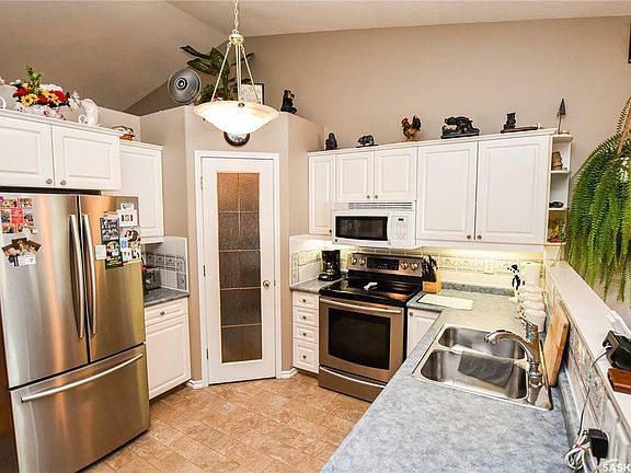 5th image of 507 Nixon Cres