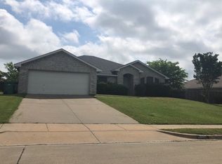 824 Windswept Dr, Cedar Hill, TX 75104