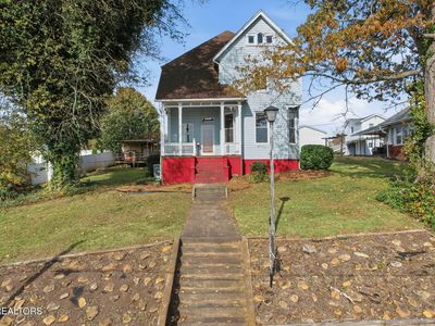 403 E 2nd Ave, Lenoir City, TN, 37771