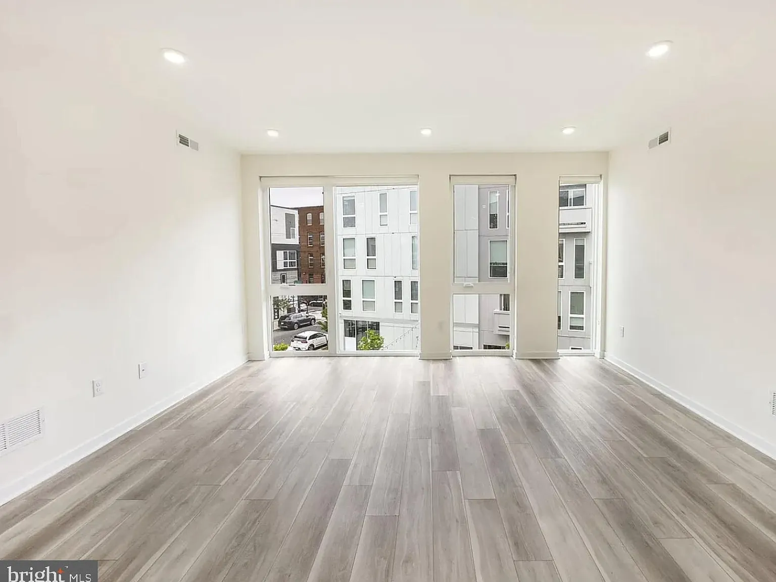 2 bed, 2.0 bath, 995 sqft, $1,895 — Photo 4