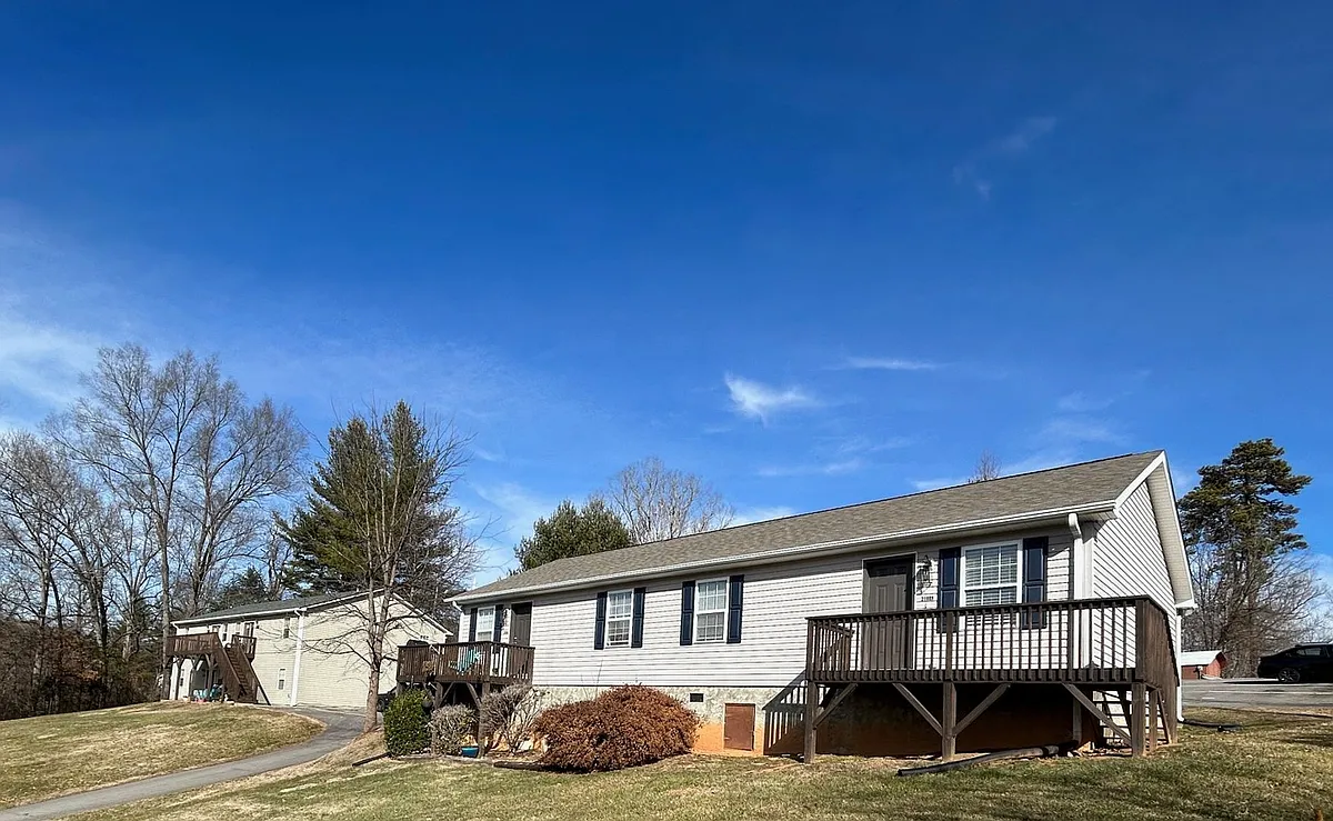 Building Photo - 219 T F Kirkpatrick Way #B