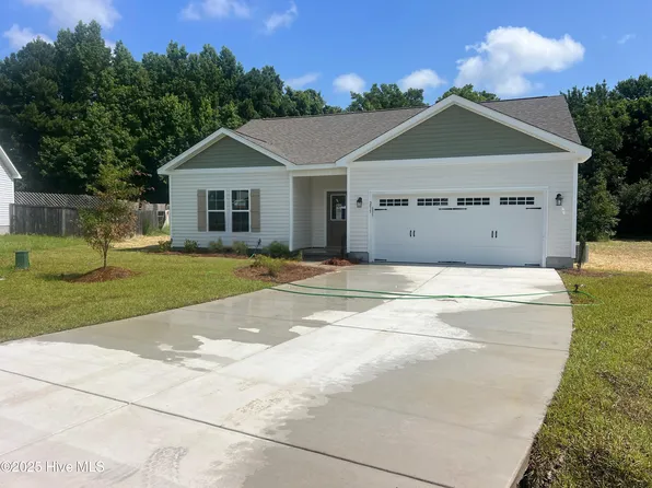 255 Deer Haven Drive, Richlands, NC 28574