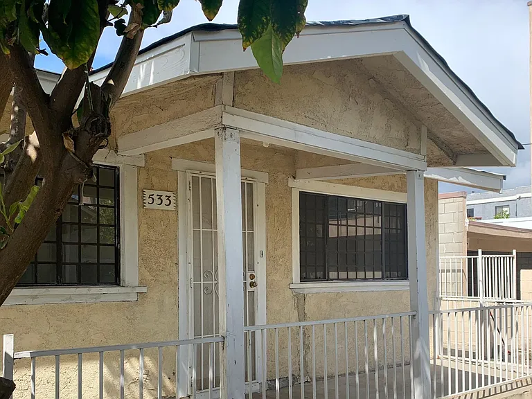 533 E Lomita Ave — Photo 8