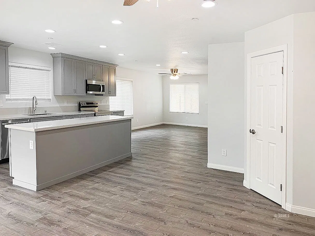 4 bed, 1520 sqft, $2,100 — Photo 4