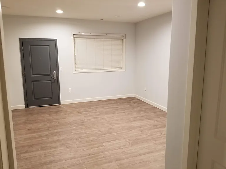 7605 Louise Ave #404 — Photo 9