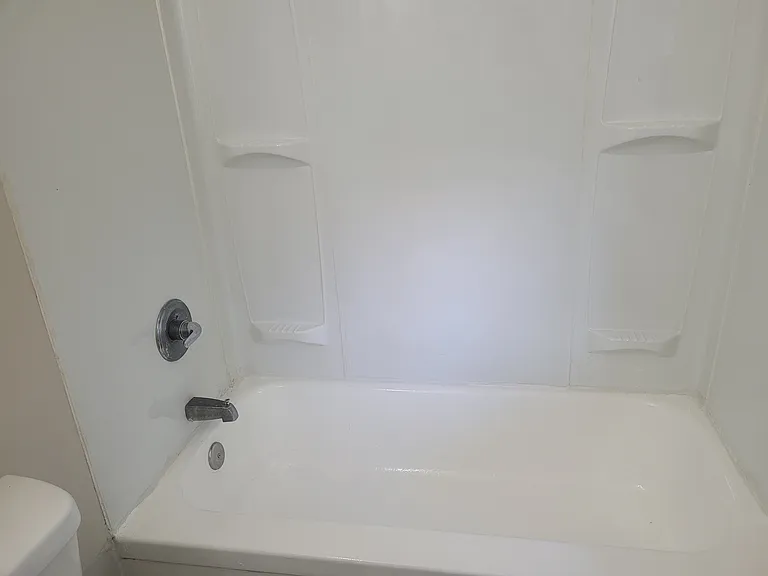 113 W Warren St #A — Photo 7