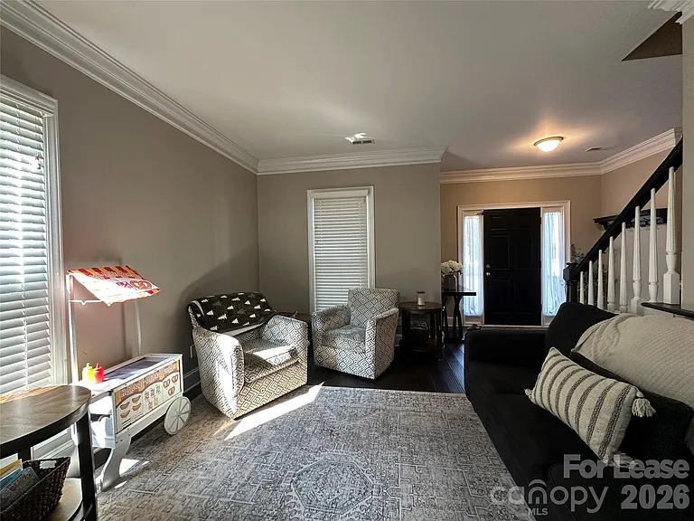 819 Stargard Ct — Photo 16