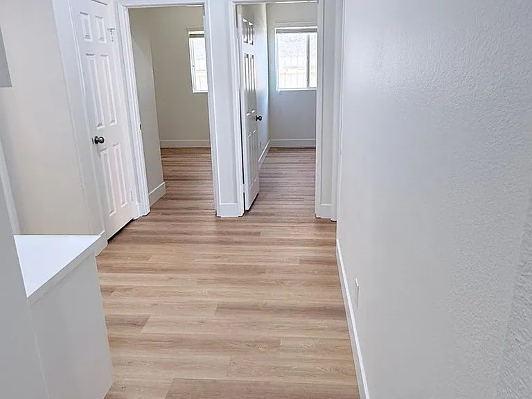 13403 Hawthorn Ave — Photo 13
