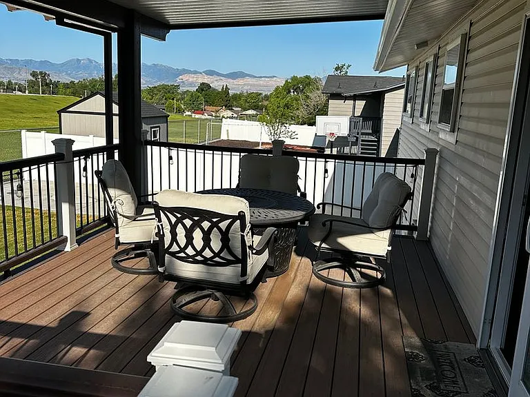 1102 E Sleepy Hollow Ln — Photo 23