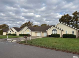 121 Lou Ann Dr, Herrin, IL 62948