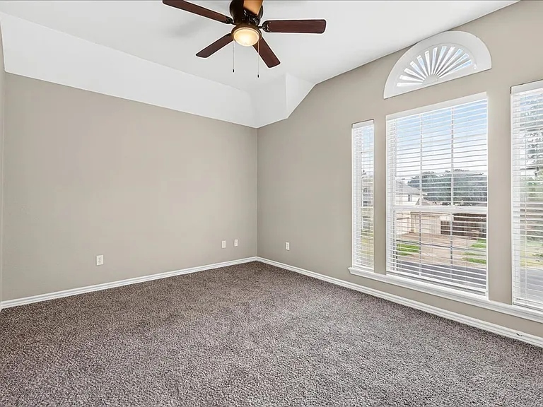 7414 Lake Micala Dr — Photo 43
