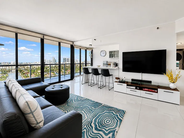 3640 Yacht Club Dr #1903 — Photo 1