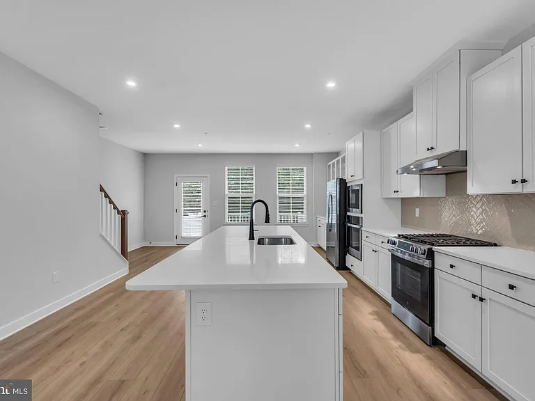 9 Foxwood Dr — Photo 11