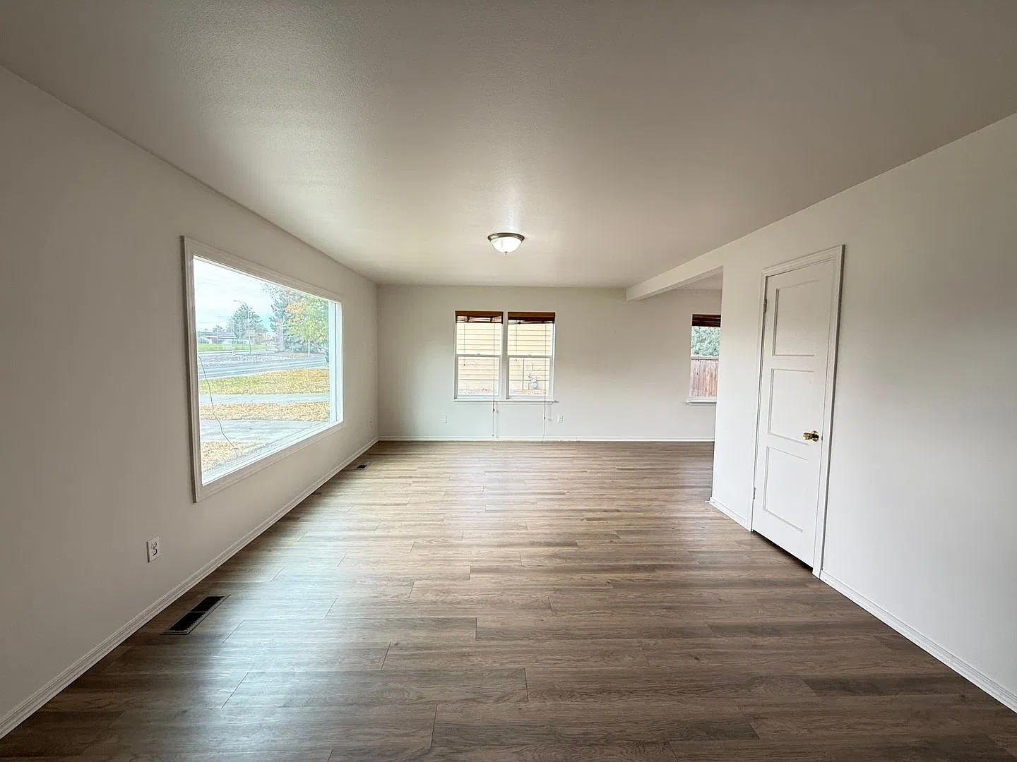 1404 Swift Blvd. — Photo 1