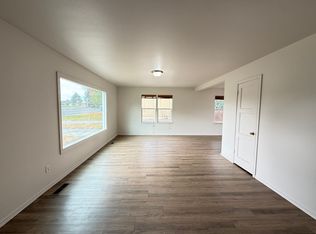 1404 Swift Blvd, Richland, WA 99352