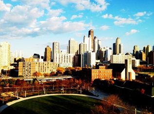 437 W Division St APT 906, Chicago, IL 60610