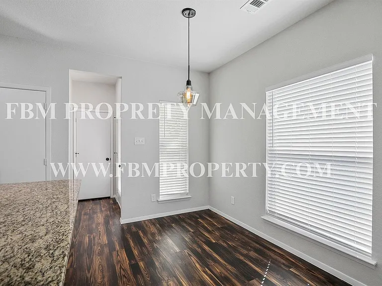 820 Rose St #B — Photo 5