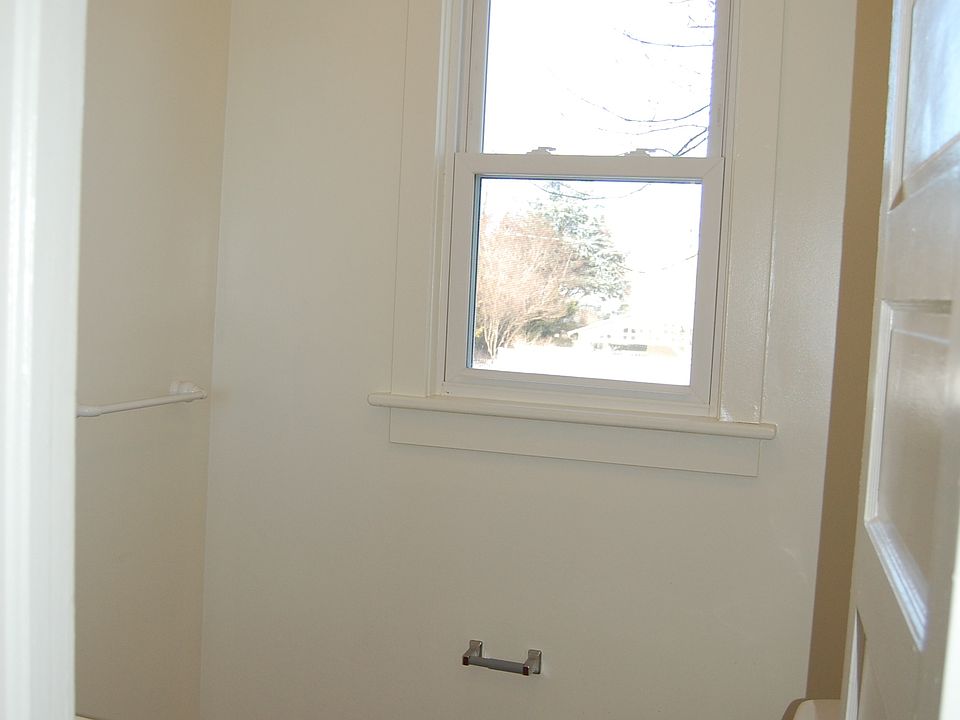 1st Floor Bathroom