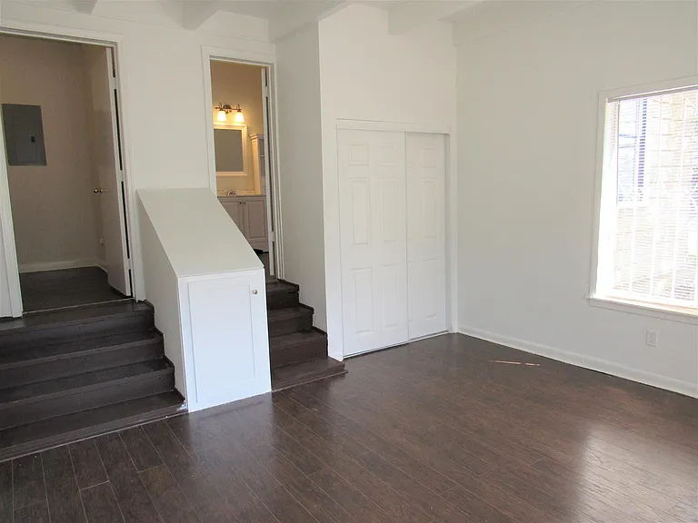 454 Bailey Ave — Photo 10