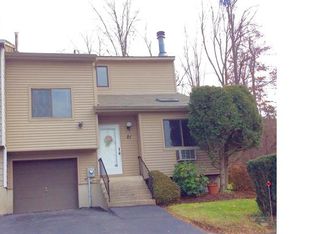 21 Laurel Ct, Fishkill, NY 12524