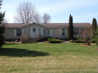 Pinewood Dr, Wolcott, NY 14590