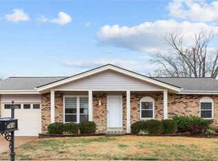 1418 Bradington Dr, Fenton, MO 63026