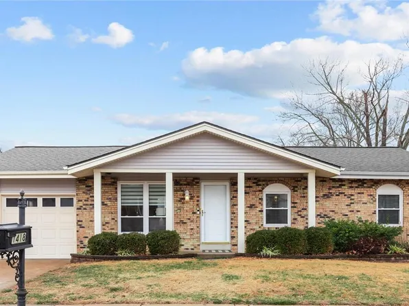 1418 Bradington Dr, Fenton, MO 63026