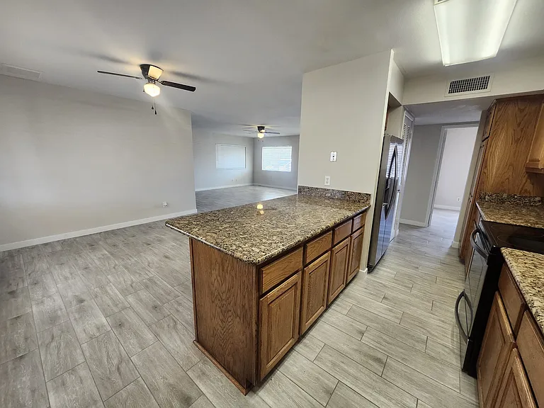 3136 W Port Au Prince Ln — Photo 9