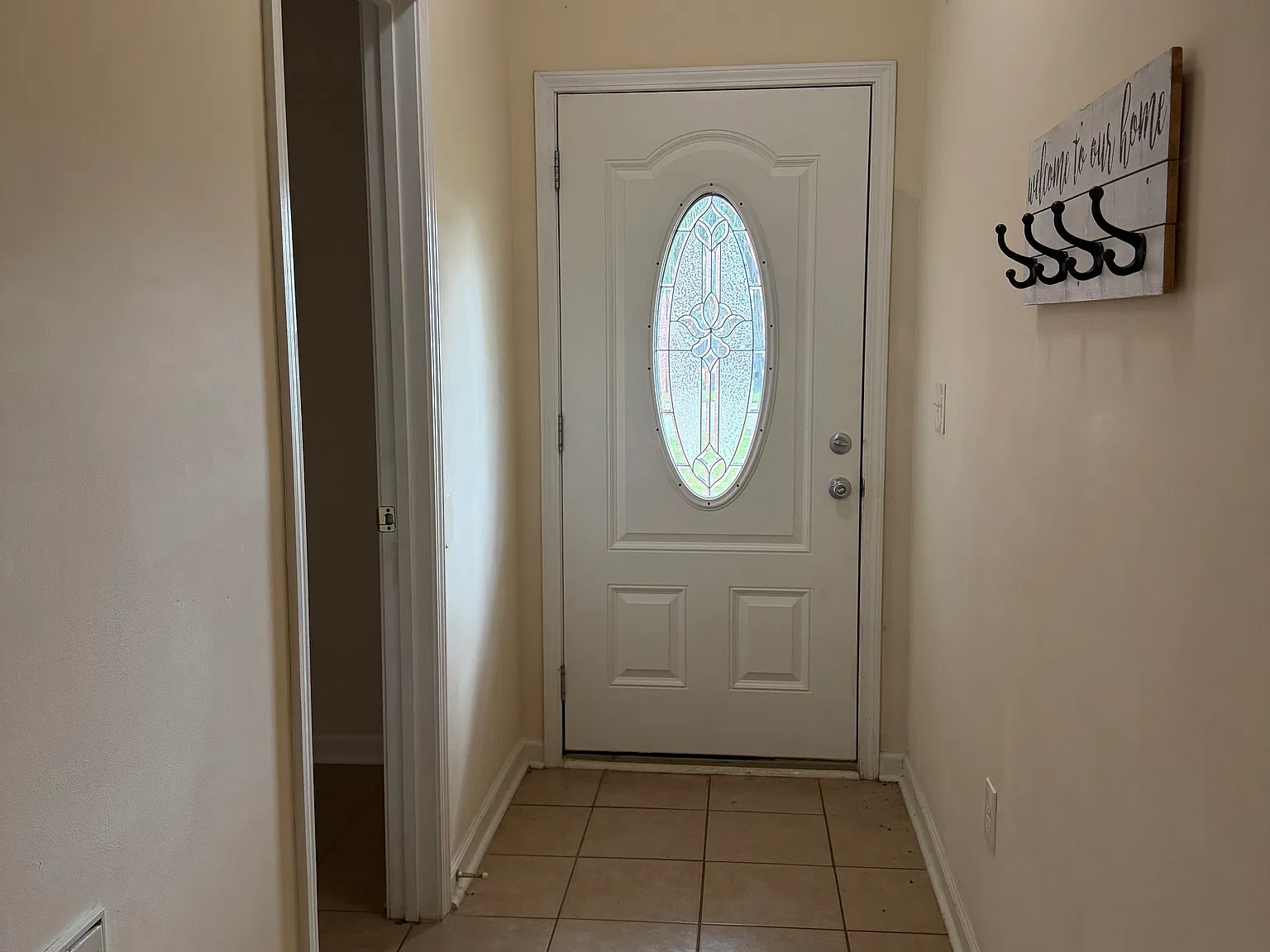 3 bed, 2.0 bath, 1649 sqft, $1,900 — Photo 3
