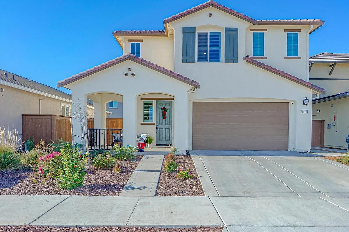 1514 Harry Lorenzo Ave photo 1