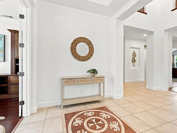 2nd image of 115 Macedon Ct