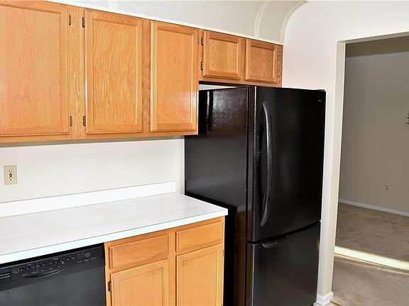 4th image of 1936 Pine Ct
