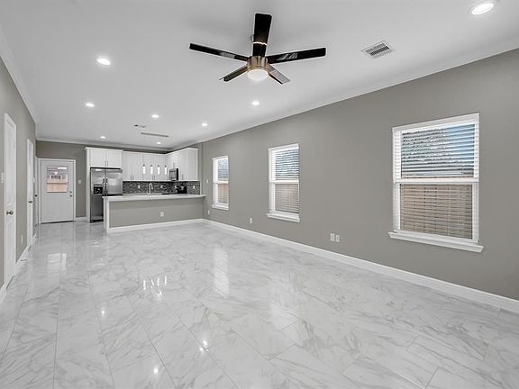 3rd image of 4807 Wilmington St #B