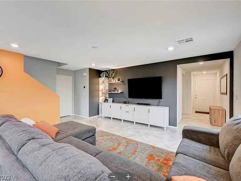 7040 Fossil Lake St — Photo 8